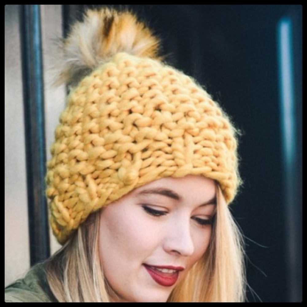 Pom Pom Hat, Mustard, NIP